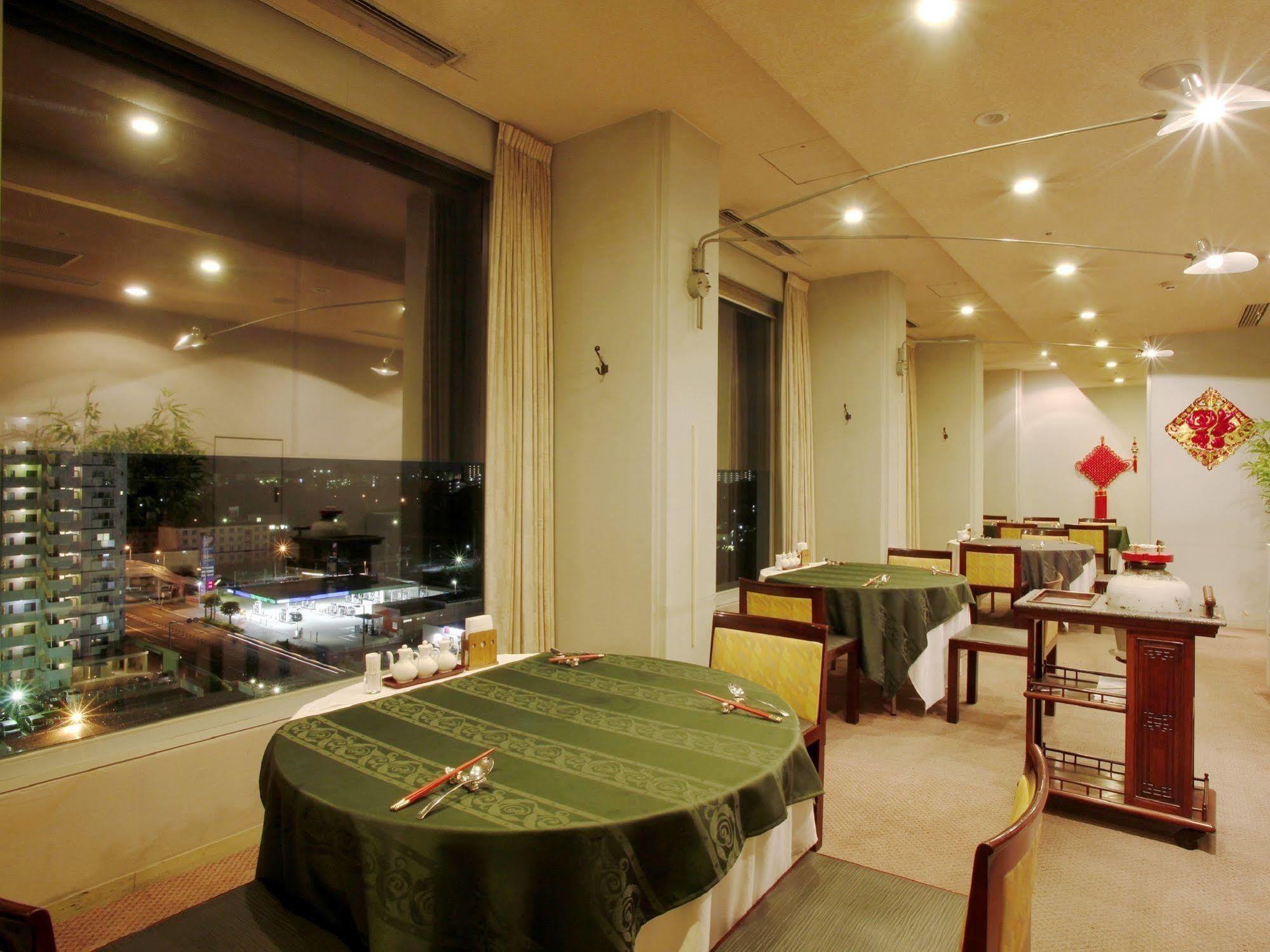 Hotel Crown Palais Kitakyushu Esterno foto