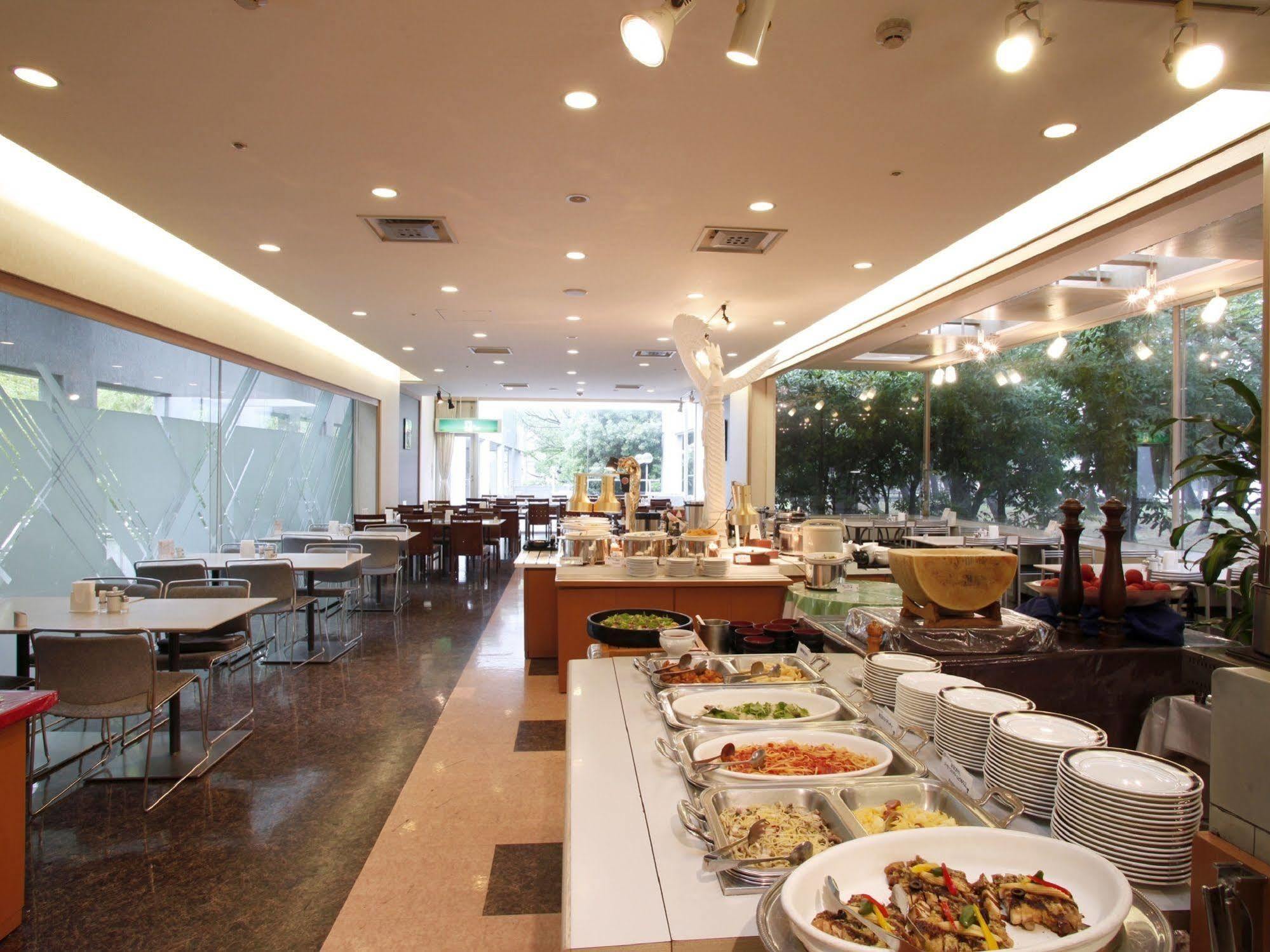 Hotel Crown Palais Kitakyushu Esterno foto